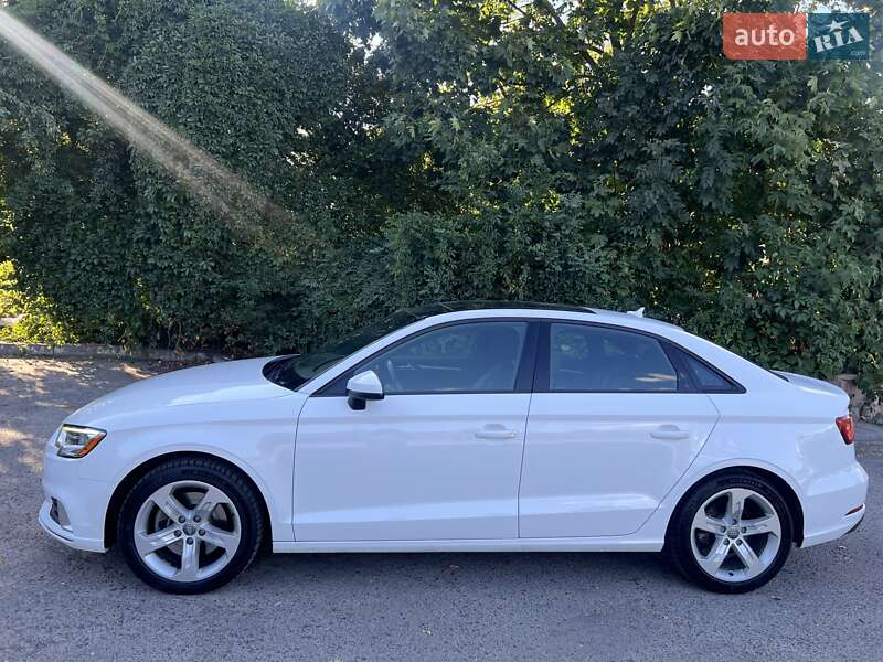 Седан Audi A3 2018 в Львове