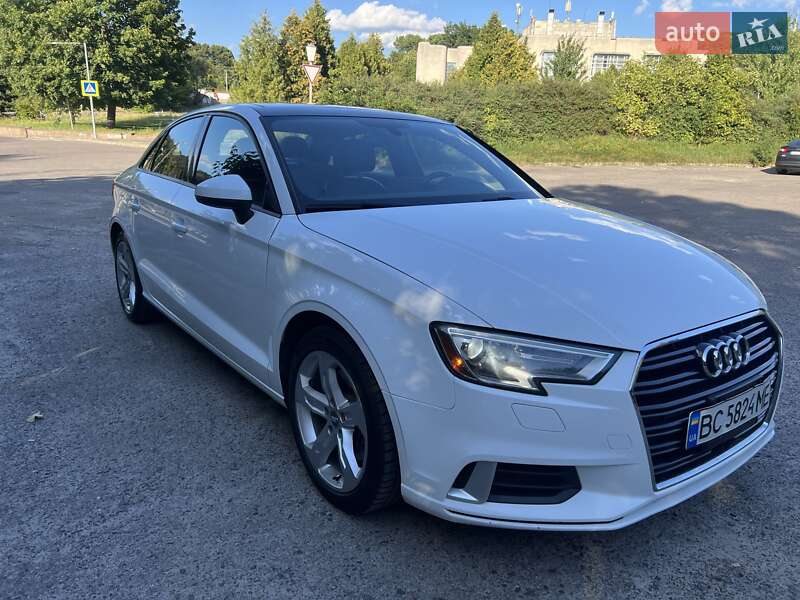 Седан Audi A3 2018 в Львове