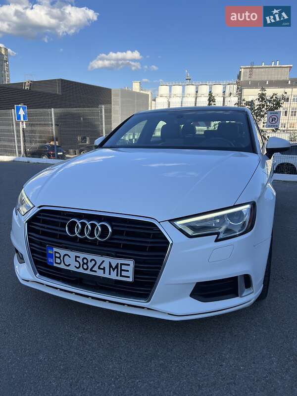 Седан Audi A3 2018 в Львове