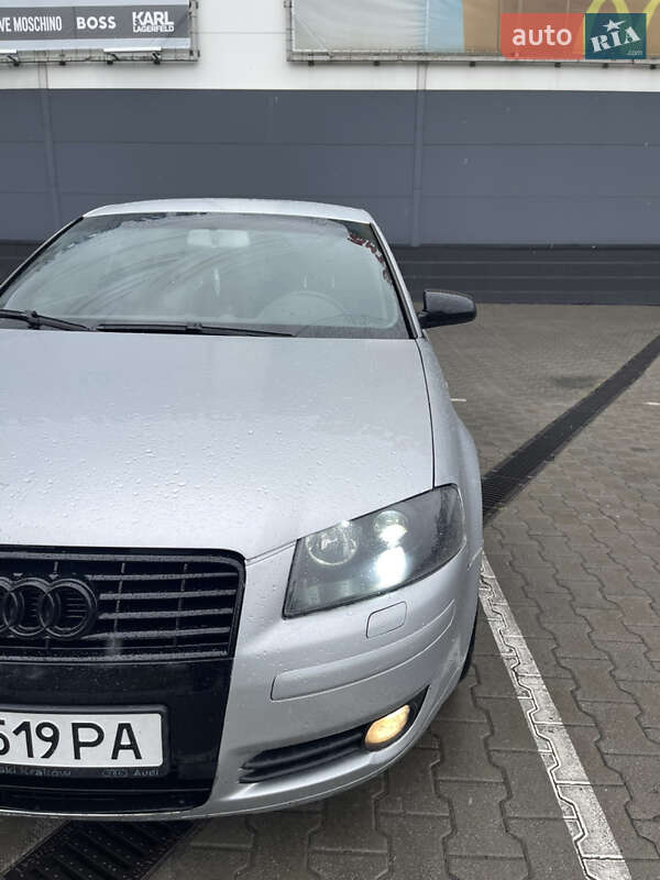 Хэтчбек Audi A3 2004 в Киеве
