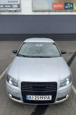 Хэтчбек Audi A3 2004 в 