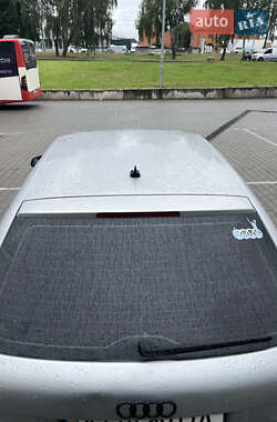 Хэтчбек Audi A3 2004 в 