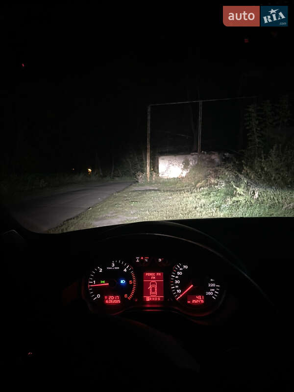 Хэтчбек Audi A3 2004 в Киеве