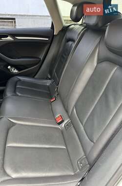 Хэтчбек Audi A3 2015 в 