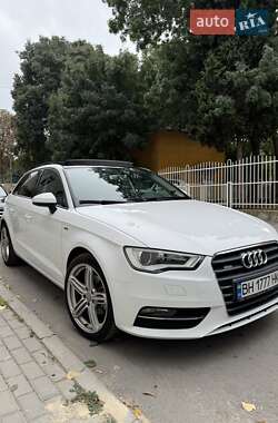 Хэтчбек Audi A3 2015 в 