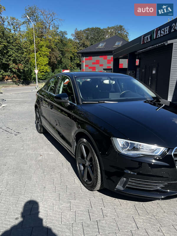 Седан Audi A3 2015 в Самборе