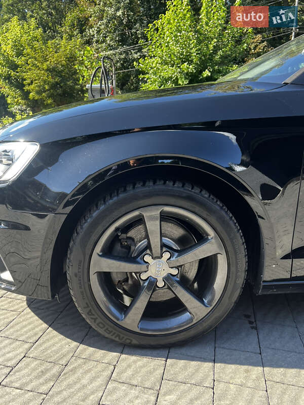 Седан Audi A3 2015 в Самборе