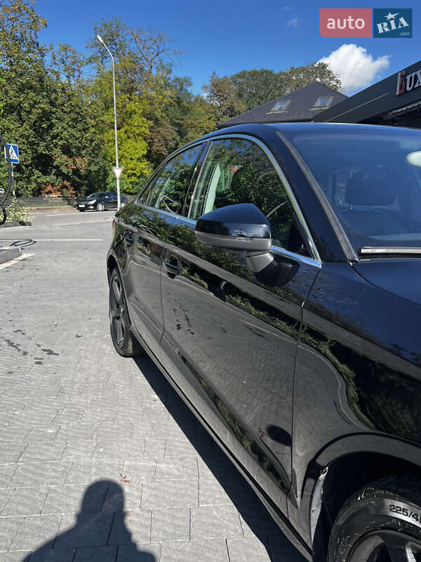 Седан Audi A3 2015 в Самборе