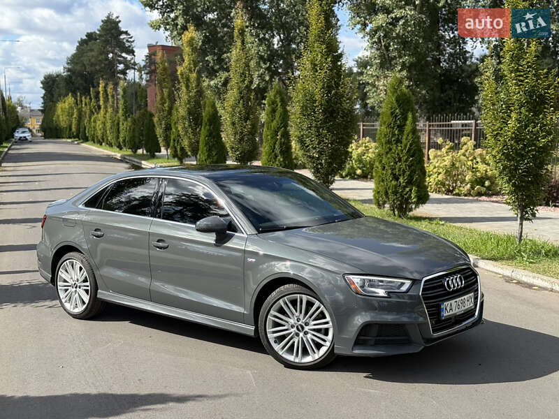 Седан Audi A3 2017 в Киеве
