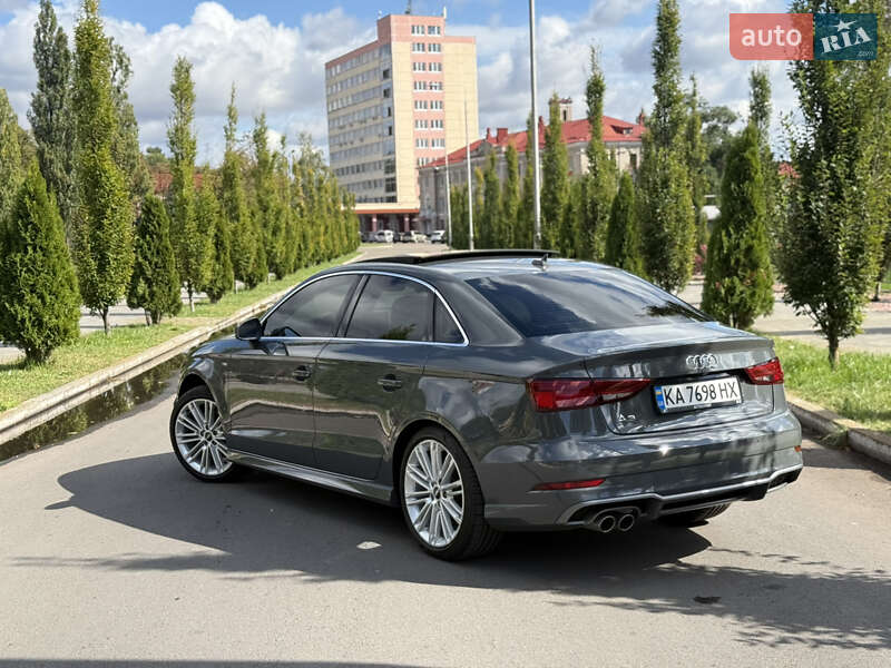 Седан Audi A3 2017 в Киеве