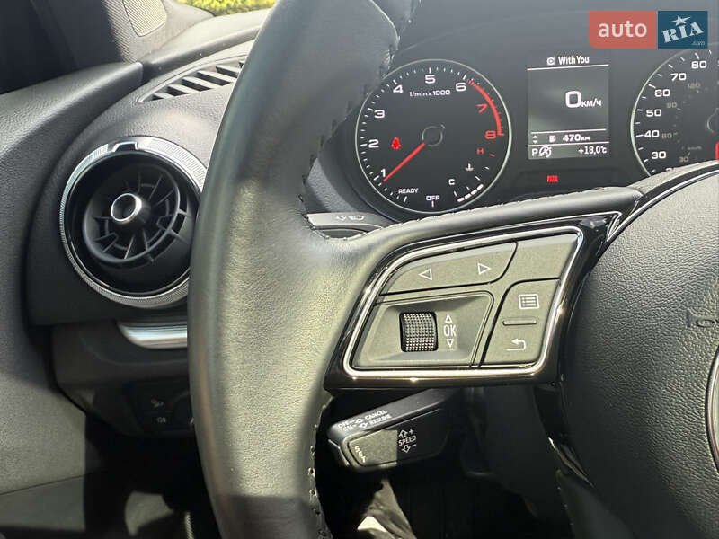 Седан Audi A3 2017 в Киеве