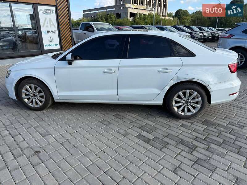 Седан Audi A3 2015 в Львове