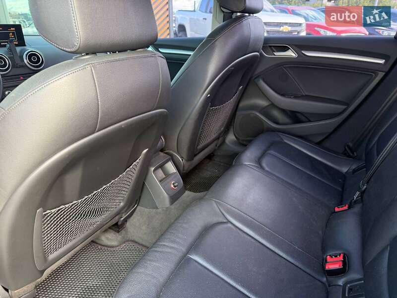 Седан Audi A3 2015 в Львове