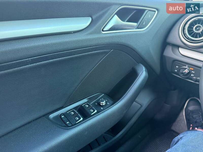 Седан Audi A3 2015 в Львове