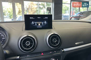 Седан Audi A3 2016 в 