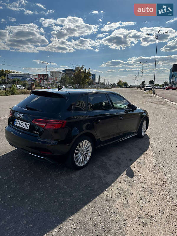 Хэтчбек Audi A3 2018 в Харькове