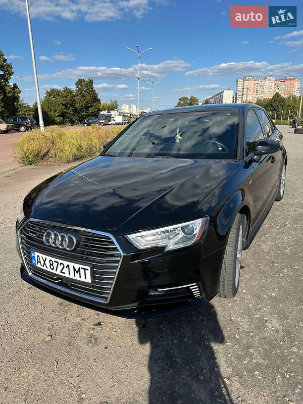 Хэтчбек Audi A3 2018 в Харькове