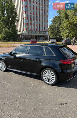 Хетчбек Audi A3 2018 в 