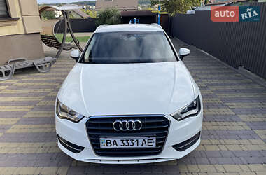 Хетчбек Audi A3 2013 в 