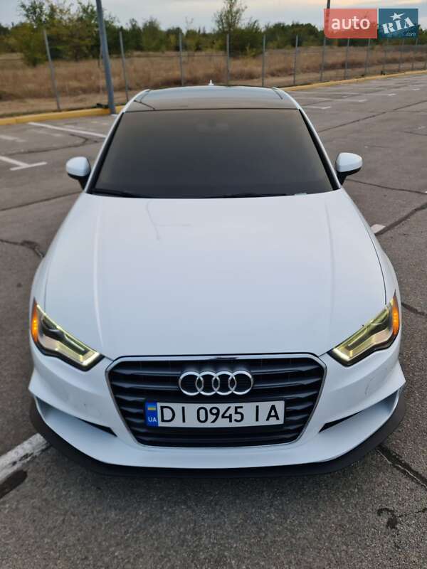 Седан Audi A3 2015 в Запорожье