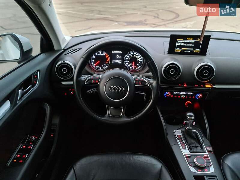 Седан Audi A3 2015 в Запорожье