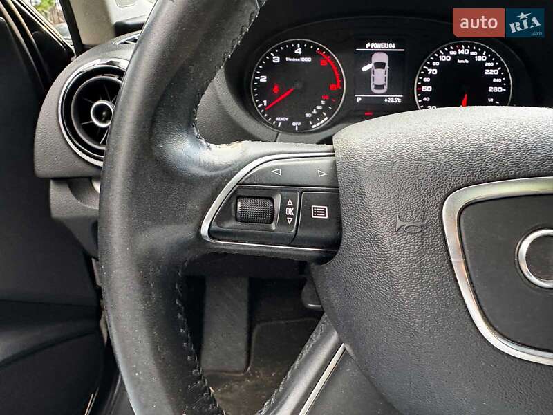Седан Audi A3 2016 в Киеве