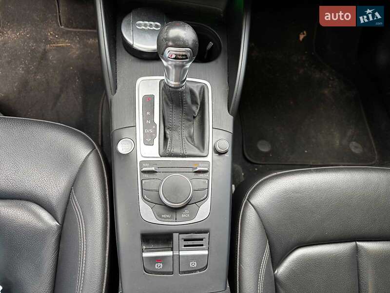 Седан Audi A3 2016 в Киеве