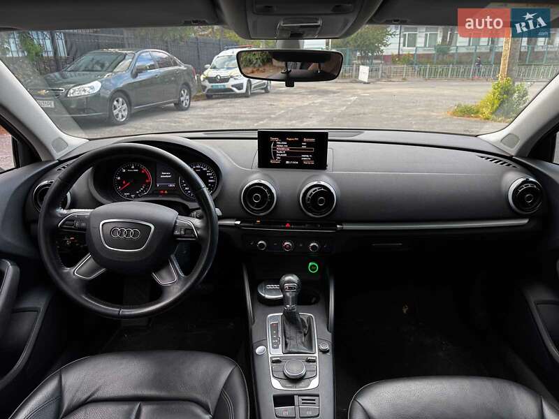 Седан Audi A3 2016 в Киеве