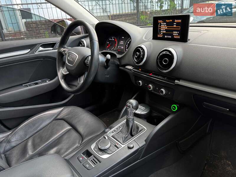 Седан Audi A3 2016 в Киеве