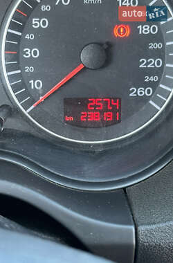 Хетчбек Audi A3 2003 в 