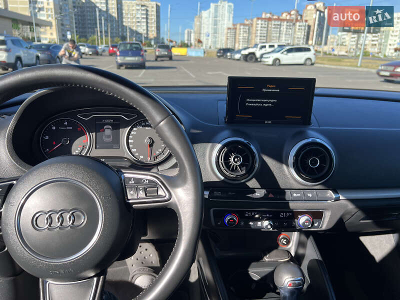 Седан Audi A3 2015 в Киеве