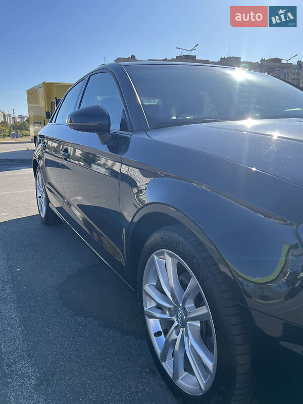 Седан Audi A3 2015 в Киеве