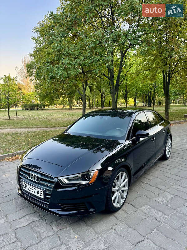 Седан Audi A3 2015 в Запоріжжі