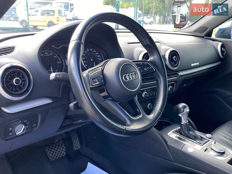 Хэтчбек Audi A3 2016 в Львове