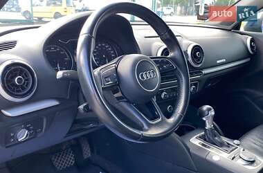 Хэтчбек Audi A3 2016 в 