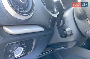 Хэтчбек Audi A3 2016 в 