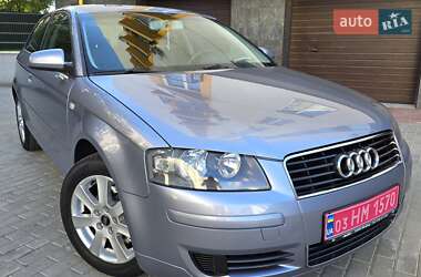 Хэтчбек Audi A3 2004 в 