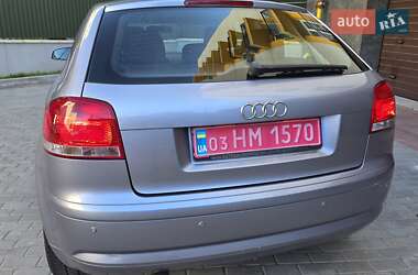 Хэтчбек Audi A3 2004 в 