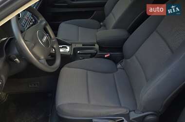 Хэтчбек Audi A3 2004 в 