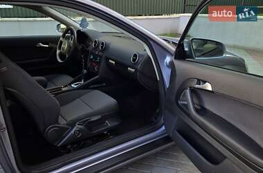 Хэтчбек Audi A3 2004 в 