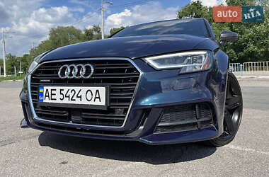Седан Audi A3 2017 в Киеве
