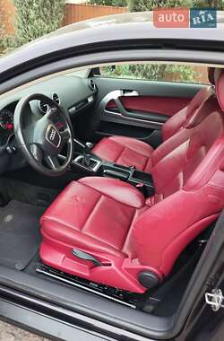 Хэтчбек Audi A3 2006 в 