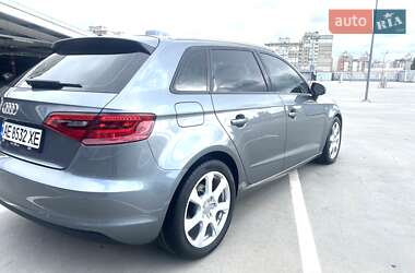 Хетчбек Audi A3 2016 в 