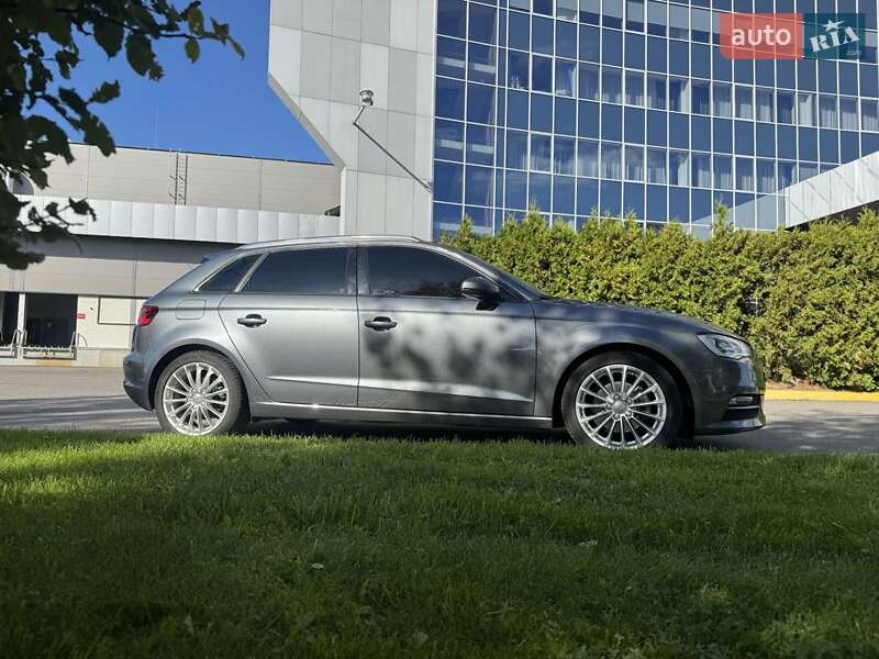Хетчбек Audi A3 2015 в Києві