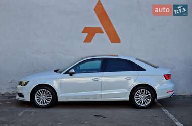 Седан Audi A3 2016 в 