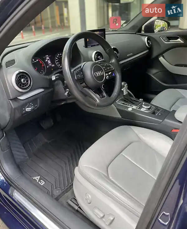 Седан Audi A3 2016 в Чернівцях