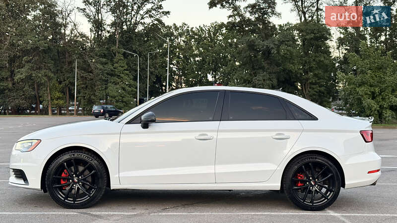 Седан Audi A3 2015 в Киеве