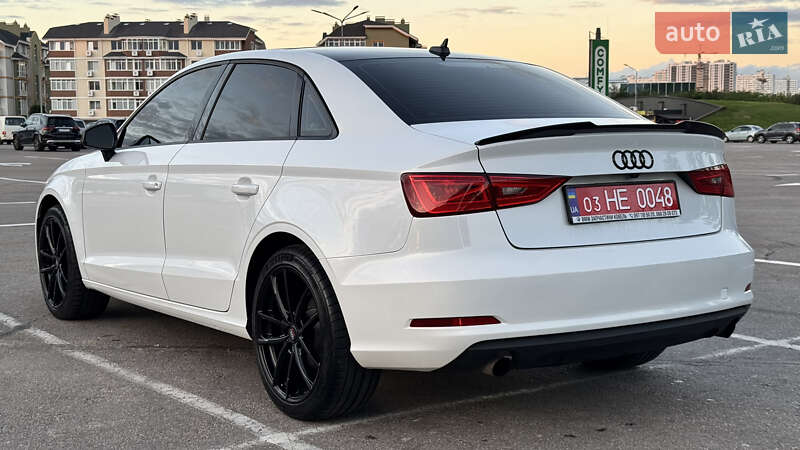 Седан Audi A3 2015 в Киеве