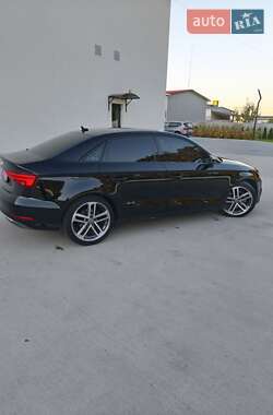 Седан Audi A3 2017 в 