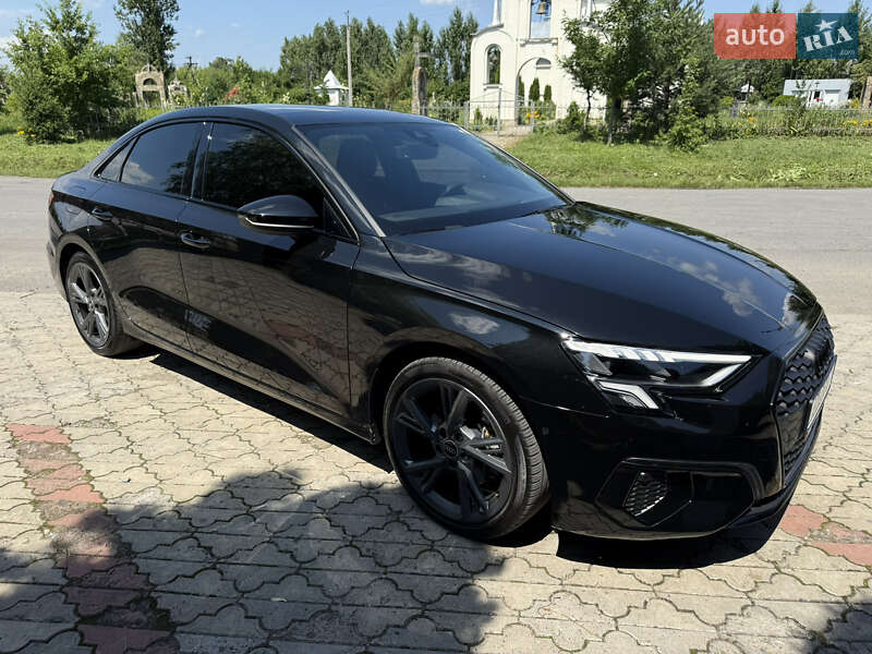 Седан Audi A3 2023 в Коломые